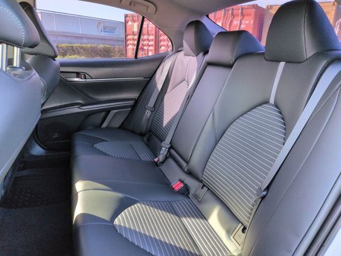 Used 2023 Toyota Camry SE image 29