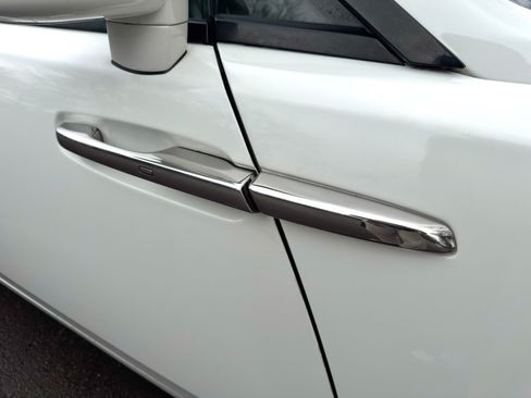 Used 2016 Rolls-Royce Wraith RWD image 16