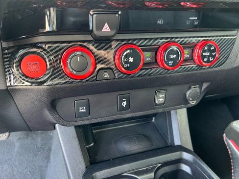 Used 2017 Toyota Tacoma TRD Sport image 23