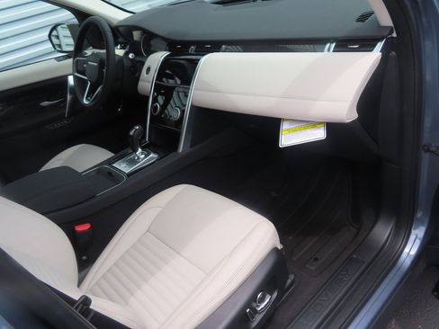 Used 2023 Land Rover Discovery Sport SE image 20