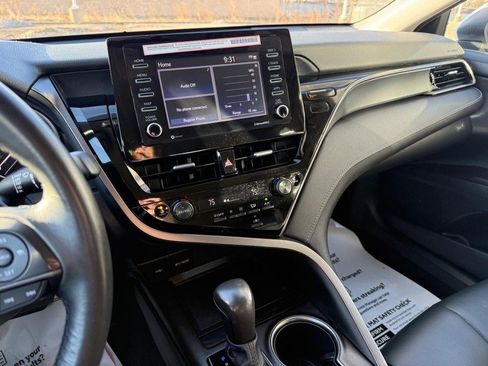 Used 2024 Toyota Camry SE image 25