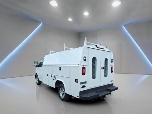 Used 2019 Chevrolet Express 3500 w/ Power Convenience Package RWD image 9