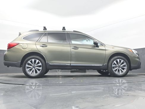 Used 2017 Subaru Outback 3.6R Touring AWD/4WD image 25