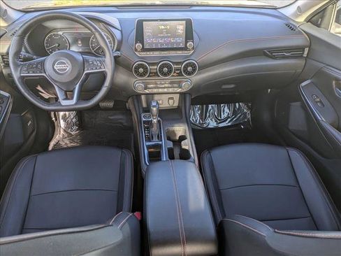 Used 2022 Nissan Sentra SR w/ SR Premium Package image 16