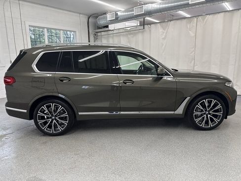 Used 2021 BMW X7 xDrive40i w/ Premium Package AWD/4WD image 4