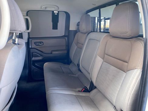 Used 2022 Nissan Frontier SV image 33