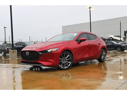 Used 2021 MAZDA MAZDA3 s image 1