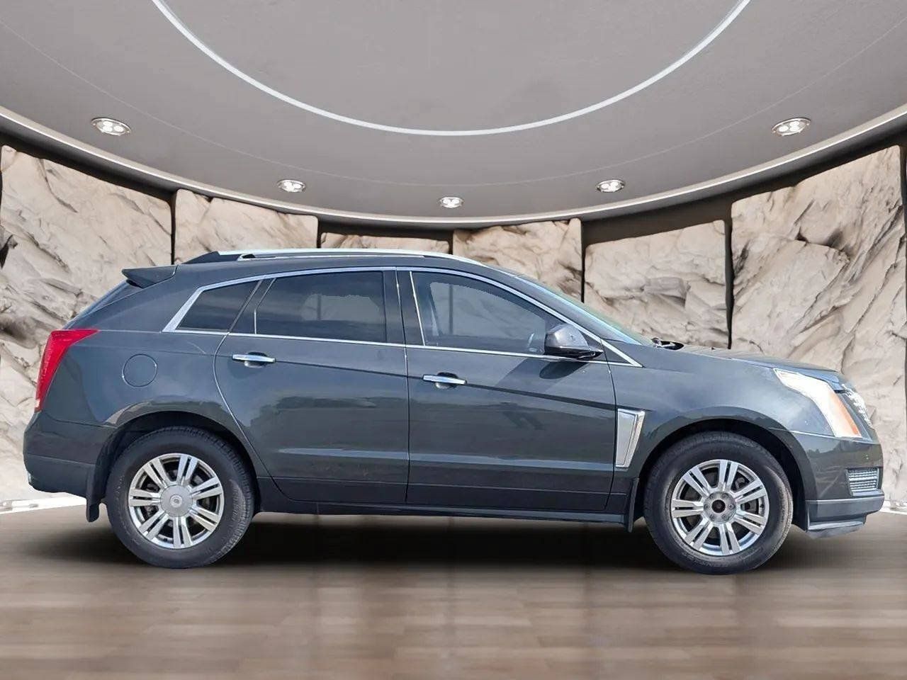 Used 2015 Cadillac SRX Luxury w/ Driver Awareness Package FWD image 14