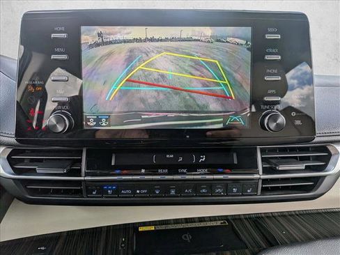 Certified 2023 Toyota Sienna Limited image 14