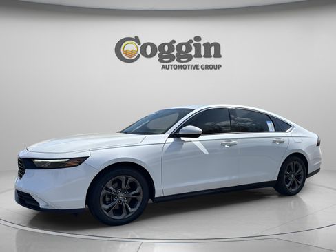 Certified 2023 Honda Accord EX image 3