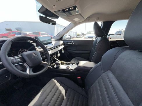 New 2026 Mitsubishi Outlander SE AWD/4WD image 10