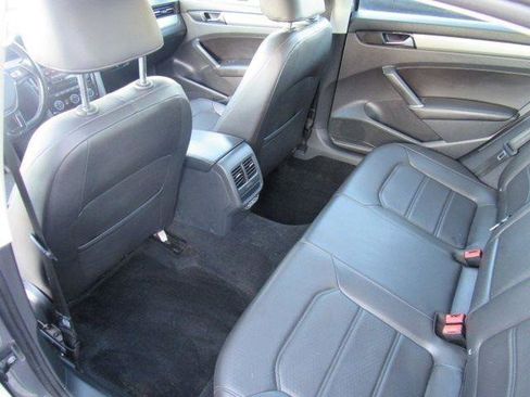 Used 2020 Volkswagen Passat 2.0T SE w/ Sunroof Package image 31