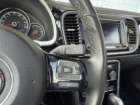 Used 2018 Volkswagen Beetle 2.0T SE image 26