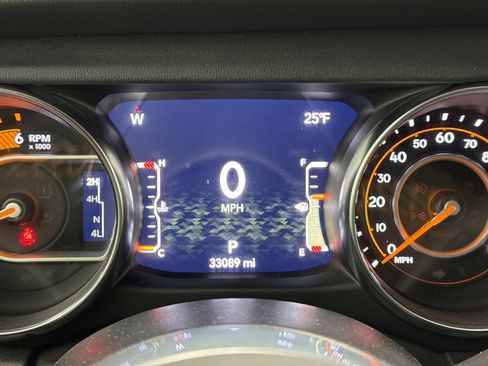 Used 2022 Jeep Gladiator Overland image 13