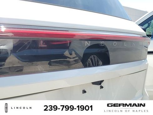 New 2026 Lincoln Navigator L Black Label AWD/4WD image 16