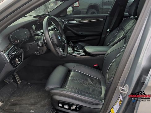 Used 2023 BMW M550i xDrive w/ Executive Package image 13