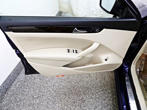 Used 2014 Volkswagen Passat TDI SEL Premium image 7