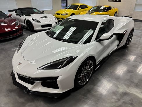 Used 2023 Chevrolet Corvette Z06 w/ Engine Appearance Package RWD image 22
