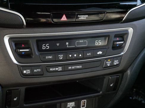 Used 2023 Honda Passport TrailSport image 23