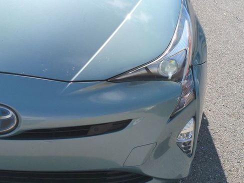 Used 2017 Toyota Prius Four Touring image 10