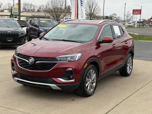 Used 2023 Buick Encore GX Essence w/ Experience Buick Package FWD image 3