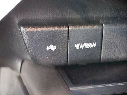 Used 2024 Toyota Camry SE image 27