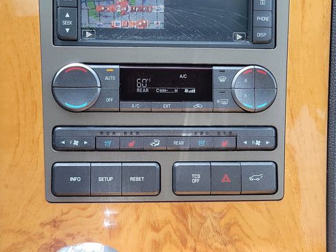 Used 2012 Lincoln Navigator 2WD image 35