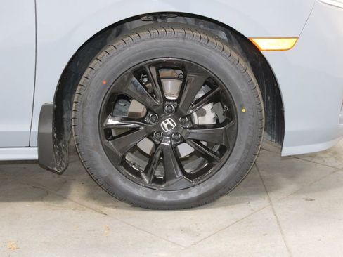 Used 2024 Honda Odyssey Sport image 12