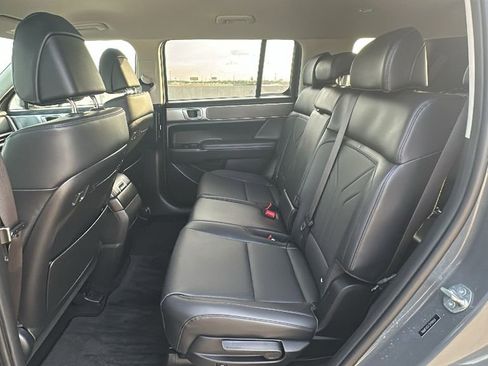 Used 2025 Hyundai Santa Fe SEL FWD image 31