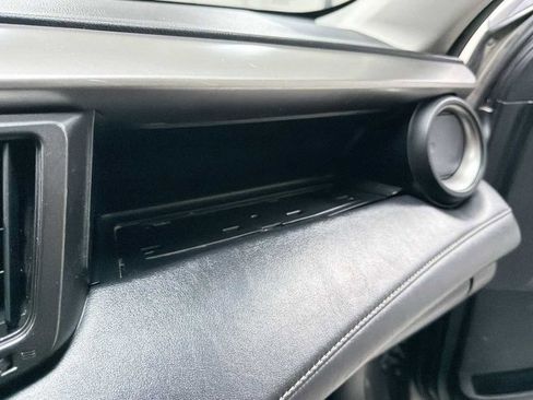 Used 2018 Toyota RAV4 XLE w/ Preferred Accessory Package FWD image 26