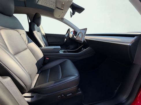 Used 2021 Tesla Model Y 2WD image 27
