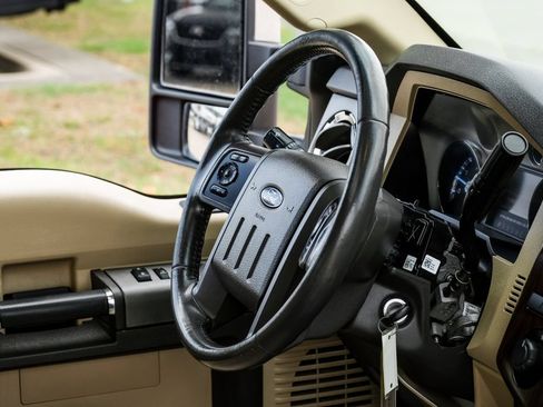 Used 2016 Ford F350 Lariat w/ Lariat Ultimate Package AWD/4WD image 12