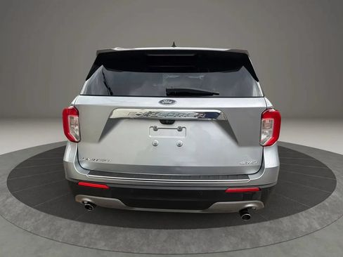 Used 2021 Ford Explorer Limited w/ Equipment Group 301A AWD/4WD image 6