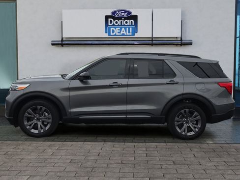 Used 2023 Ford Explorer XLT w/ Equipment Group 202A AWD/4WD image 6