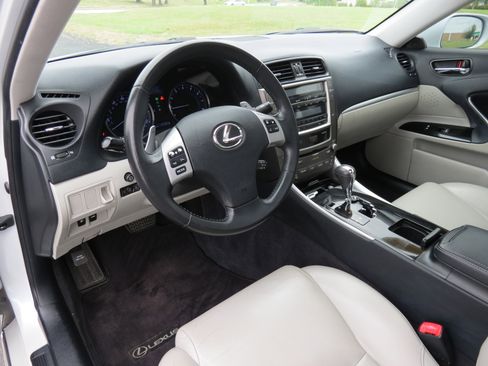 Used 2011 Lexus IS 250 RWD image 29