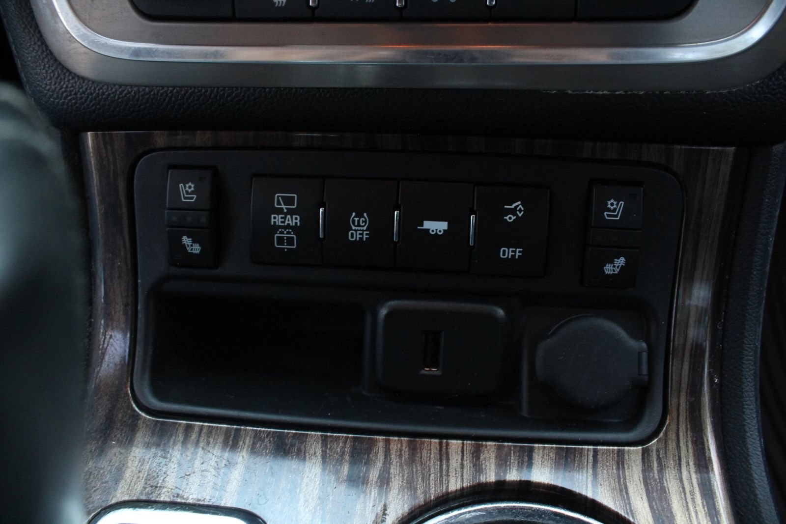 Used 2016 GMC Acadia Denali AWD/4WD image 31