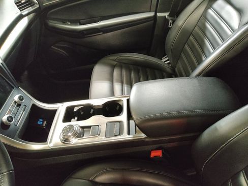 Used 2023 Ford Edge SEL image 26