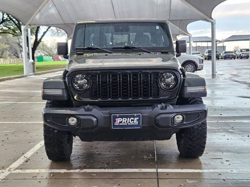Used 2024 Jeep Gladiator Willys image 2