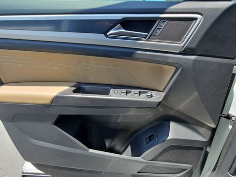 Used 2023 Volkswagen Atlas Cross Sport SE FWD image 26