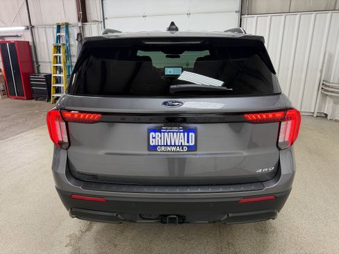 Certified 2025 Ford Explorer ST-Line AWD/4WD image 29