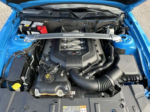 Used 2013 Ford Mustang GT Premium image 10