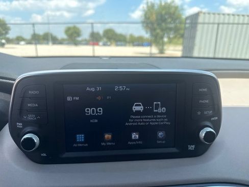 Used 2019 Hyundai Santa Fe Limited AWD/4WD image 18