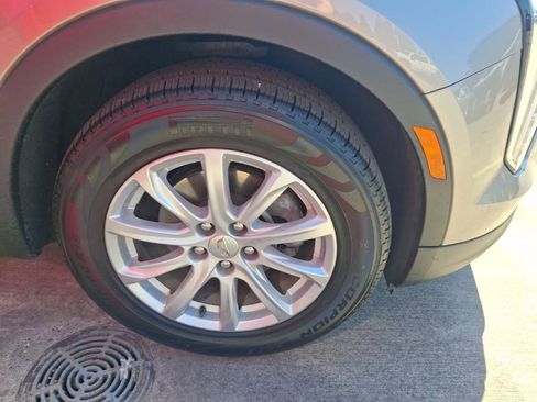 Used 2023 Cadillac XT4 Luxury w/ Cold Weather Package FWD image 5
