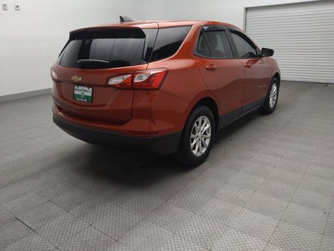 Used 2020 Chevrolet Equinox LS w/ LS Convenience Package FWD image 9