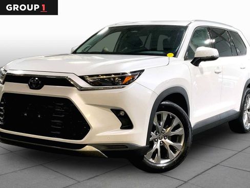 Used 2024 Toyota Grand Highlander AWD image 1