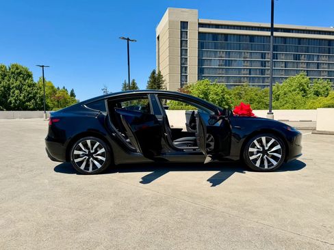 Used 2025 Tesla Model 3 RWD image 26