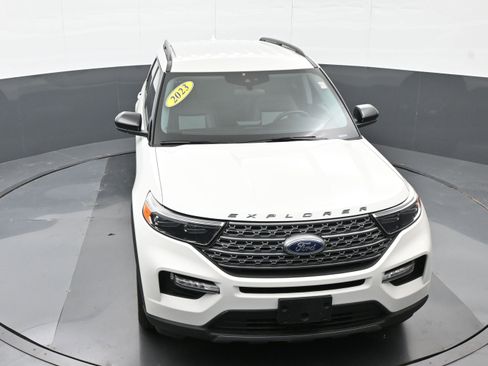Used 2023 Ford Explorer XLT w/ Equipment Group 202A AWD/4WD image 35