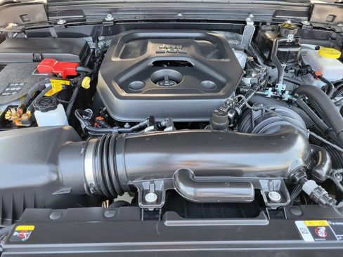 Used 2025 Jeep Wrangler Unlimited Sport AWD/4WD image 24