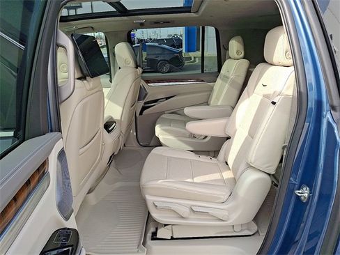 Certified 2025 Cadillac Escalade ESV Premium Luxury Platinum w/ LPO, Floor Liner Package image 8