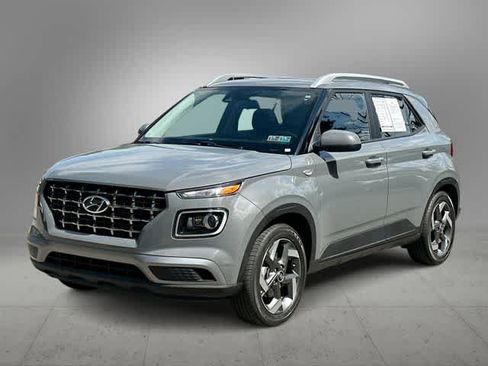 Used 2021 Hyundai Venue SEL w/ Premium Package FWD image 1
